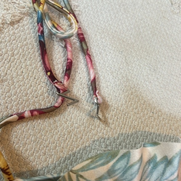 Zimmermann Kids Girls floral Frill Printed Ruffle Bikini Top size 8 - Picture 3 of 5